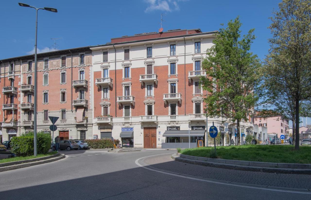 Super Modern And Design Apartment, A Due Passi Dai Navigli Milán Exterior foto