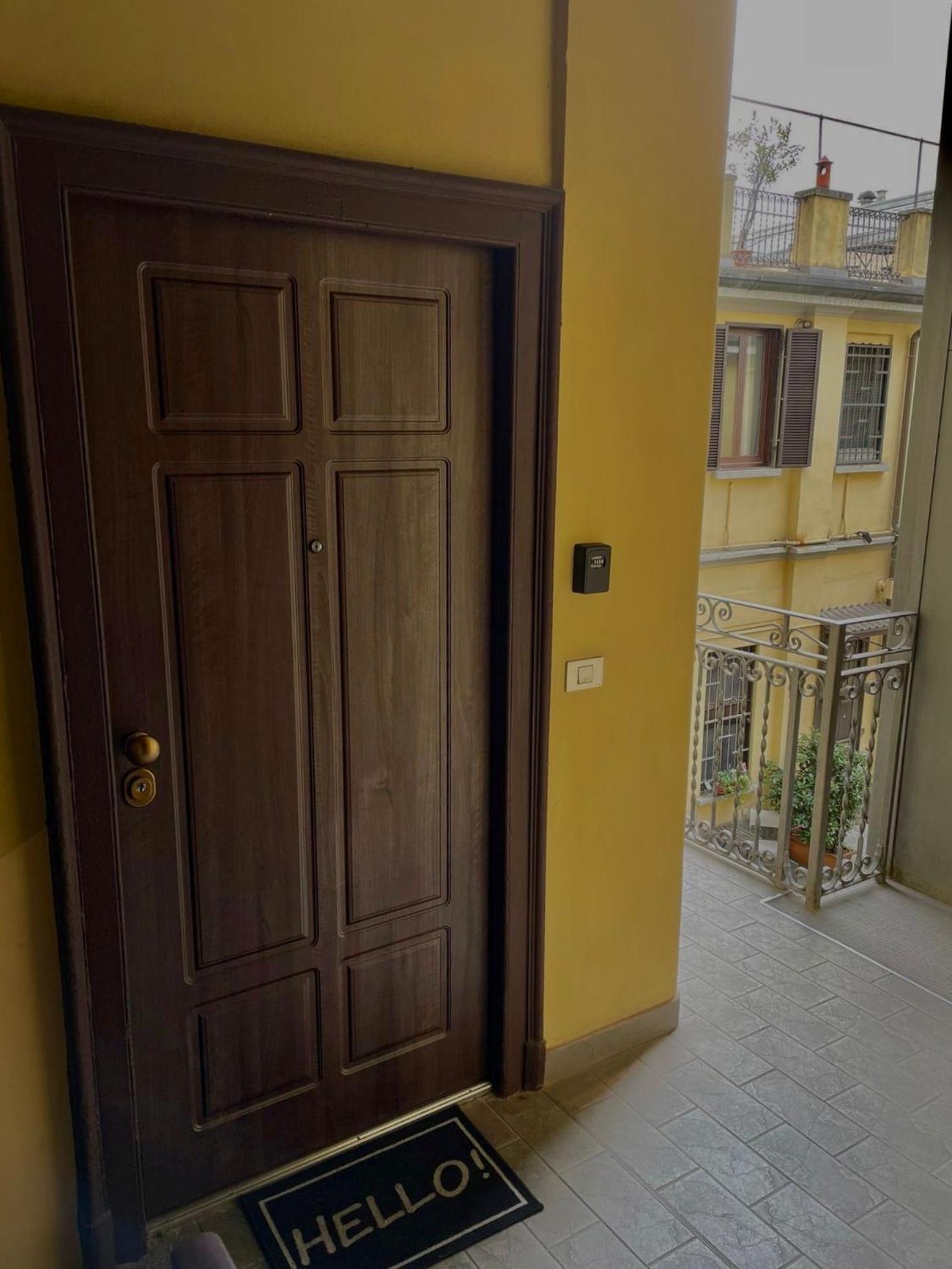 Super Modern And Design Apartment, A Due Passi Dai Navigli Milán Exterior foto